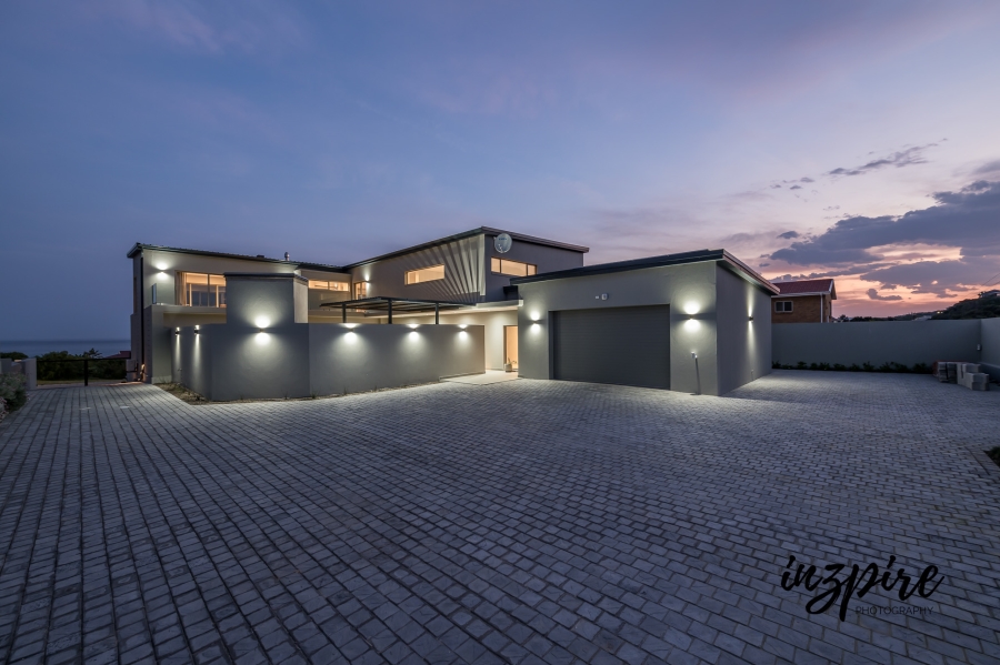 4 Bedroom Property for Sale in Glentana Western Cape
